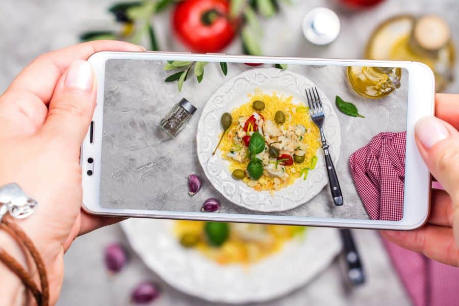 Beyond the Bite! Dining in the Age of Instagram When the Plate Outshines the Palate