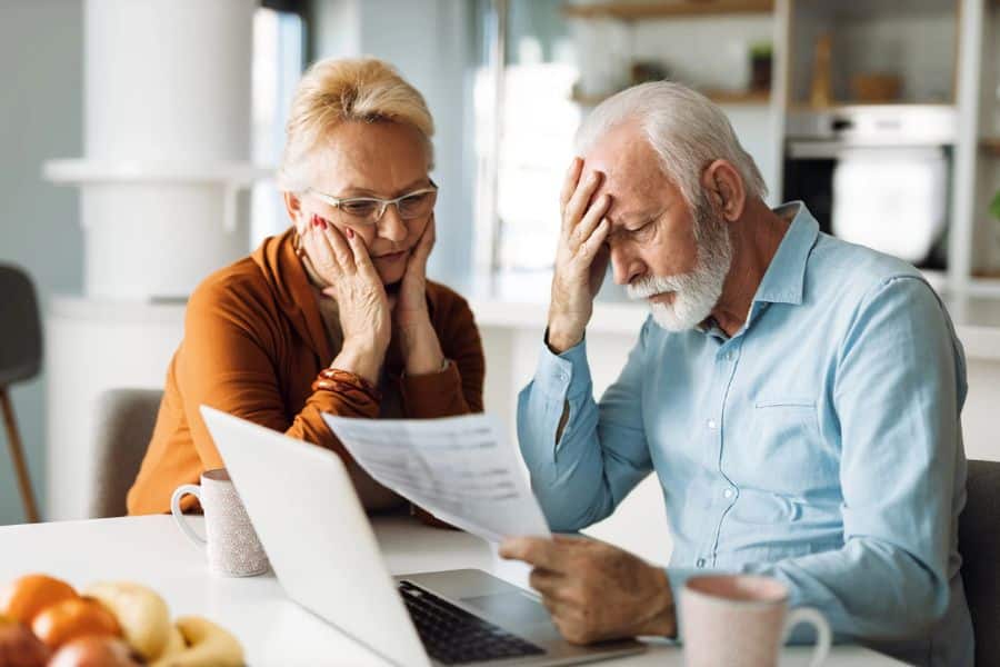 6 Mistakes New Investors Make On the Stock Market and How To Avoid Them (the Retirees Guide to Investing Wisely)