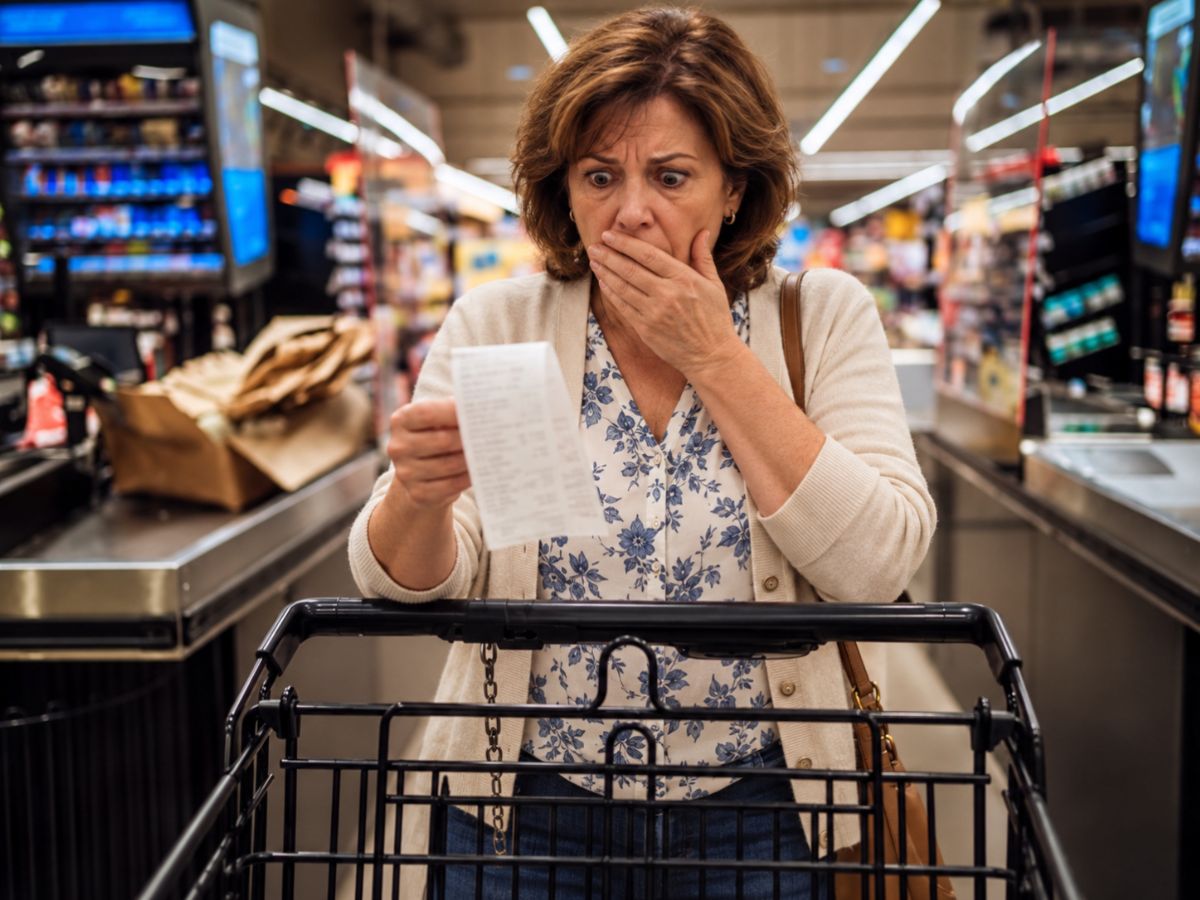 Retail Psychologists Reveal 9 Tricks That Make You Overspend in Store
